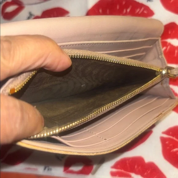 Miu Miu Beige Crocodile-Embossed Wallet - Picture 8 of 10